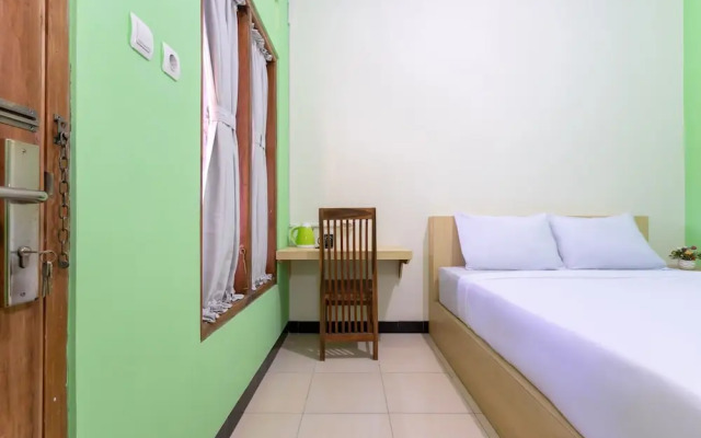Wisma Handayani Syariah by OYO Rooms