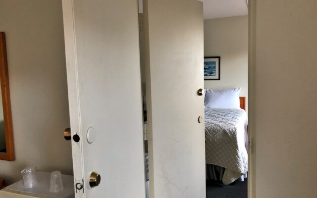 7 Days Inn