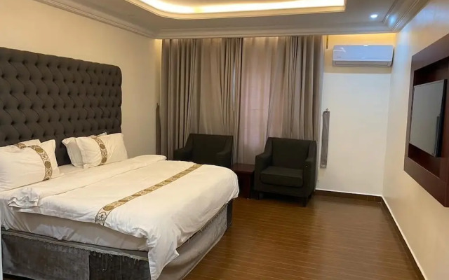 City Cruz Hotel