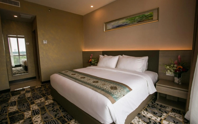 V8 Hotel