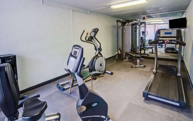 Quality Inn Roanoke Airport