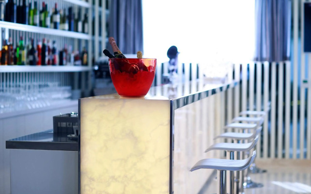 Hotel 9