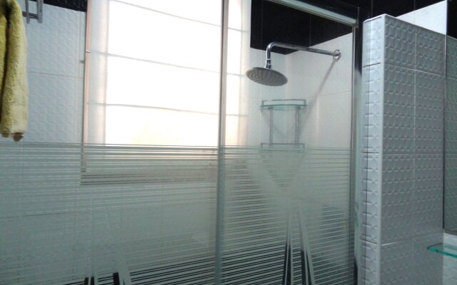 The Executive Villa Inn & Suites