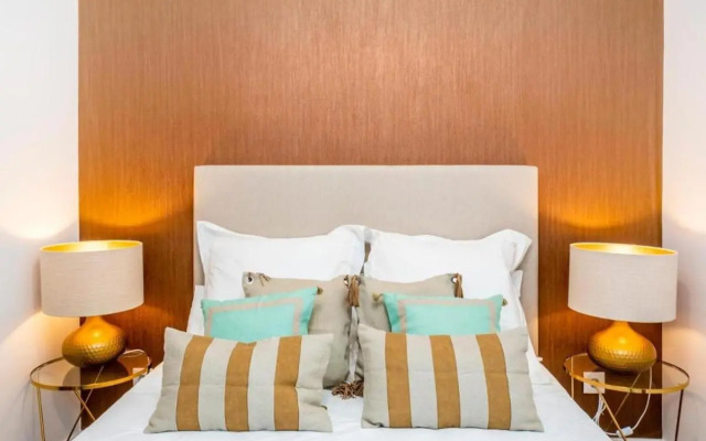 Elegant 2 Bedroom Apartment in Iconic Alfama!