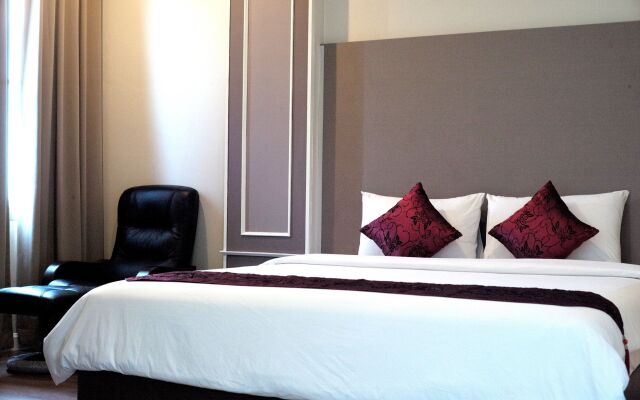 J Park Hotel