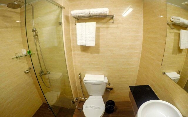 Clover Suites Royal Lake Yangon