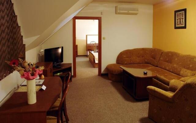 Hotel pod hradom