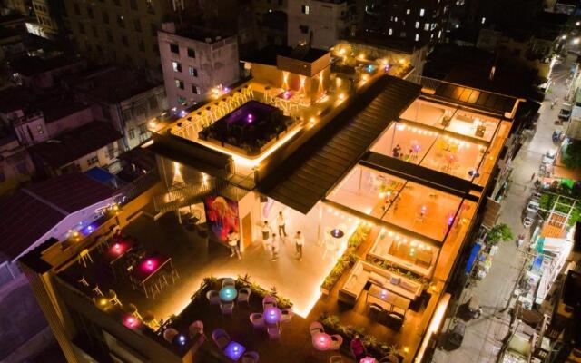 New Wave Hotel