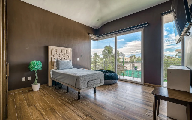 Unicoroma Tmaple 302