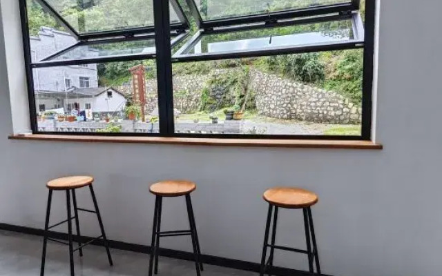Mengliwan Farmhouse