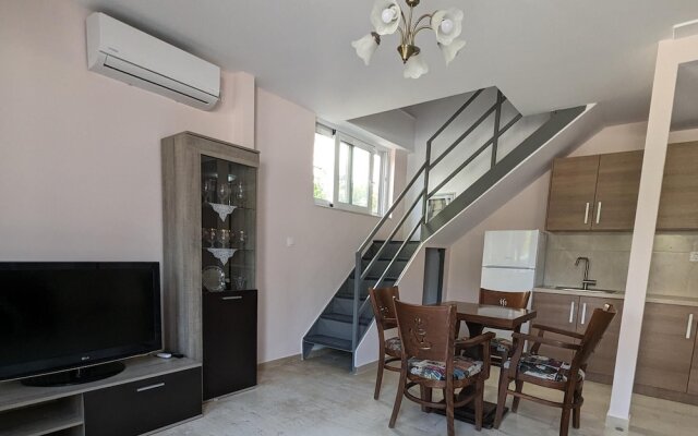 Achilleas Rentals in Kamena Vourla