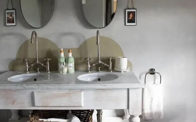 Luxury 6-bed Tuscan Villa Near Lucca and Florence