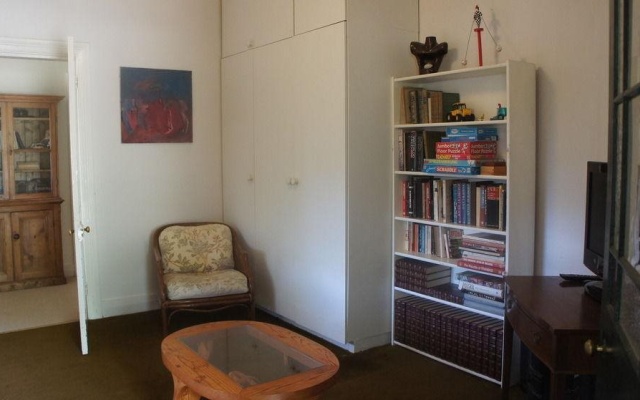 Rosnay Organic Vineyard, Olive Grove, Figs and Farmstay – Guest Rooms – Canowindra