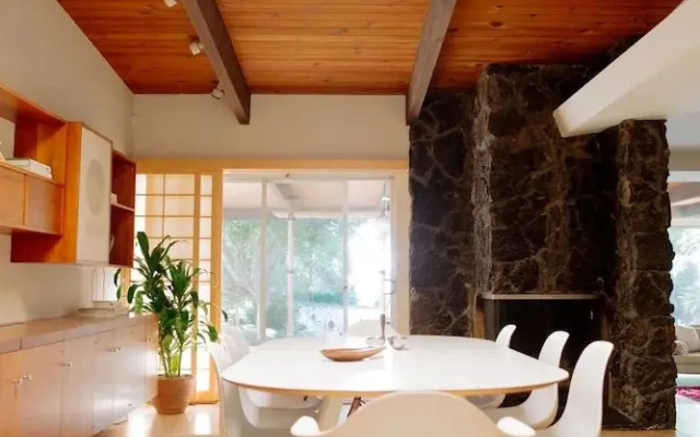 Zen Mountain Getaway w a Pool Hot Tub 5 Beds