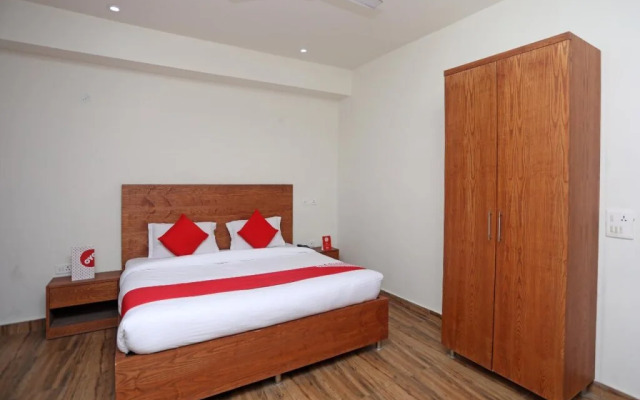 OYO 18347 Hotel Mountain Inn