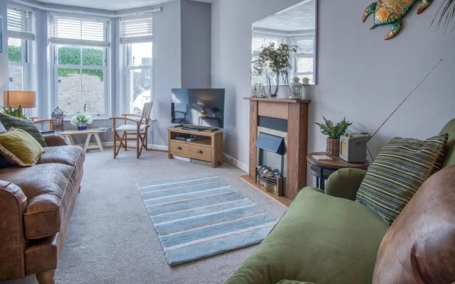 Beachcomber Seaside Apartment - 2 Bedroom - Tenby