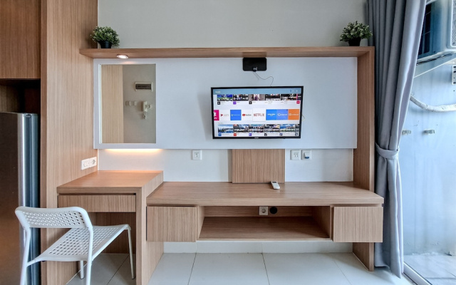 Delightful And Lovely Studio Room At Apartemen Roseville (Soho & Suite)