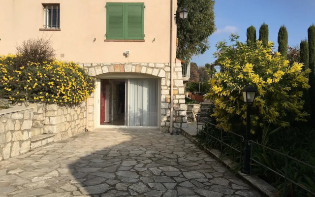 Studio In Vence With Wonderful City View Private Pool Enclosed Garden 8 Km From The Beach