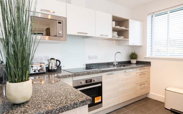 11 Loch View PF Kenmore