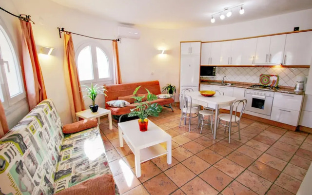 May - pretty holiday property with private pool in Benissa