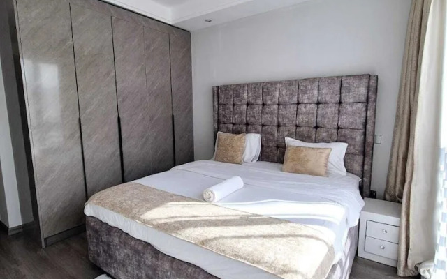 Lux suites 108 Riverside Apartments