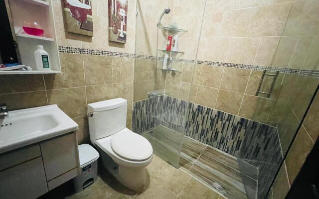 Condo 3 Bd Apt, Internet,2 Parqueo,lavadora,ac