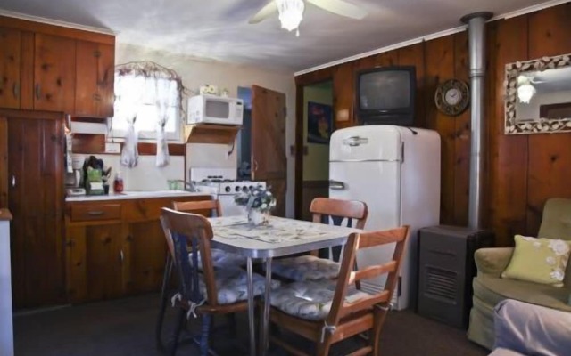 #3 - Chantilly 2 Bedroom Cabin by RedAwning