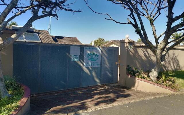 Southern Comfort - On the Pool