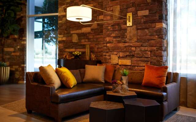 Hyatt Place Las Vegas at Silverton Village