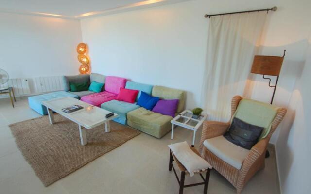 Laja - panoramic hillside holiday house in Moraira