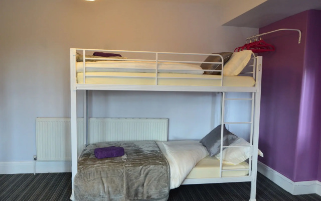 Old Trafford Guest House
