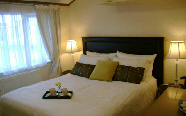 Lake Birds Lodge