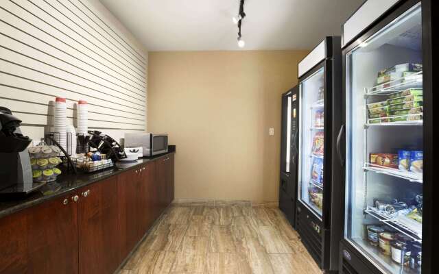 Ramada by Wyndham Edson