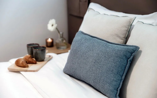 Rafael White Home