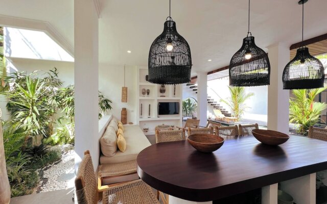 Casa Carolina Bali - Great 3 Bdr - Tumbak Bayuh Canggu