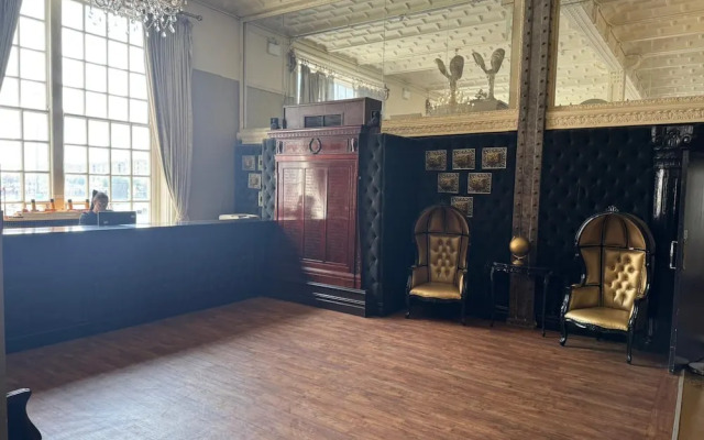 White Star Line Hotel