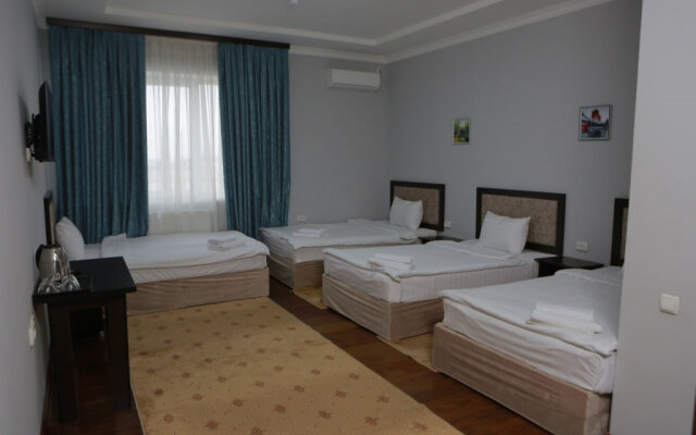 Saroylik Hotel