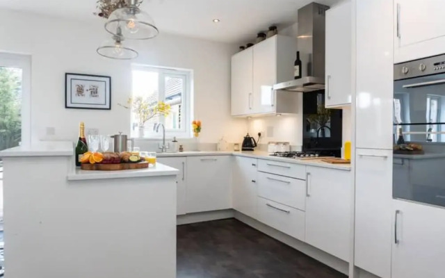 4 Bed House Sleep 10 Parking HotTub Wifi