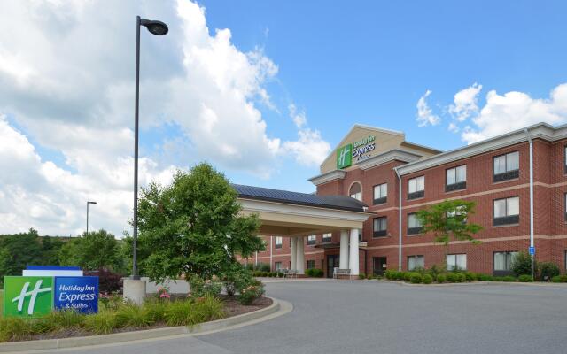 Holiday Inn Express & Suites Bridgeport, an IHG Hotel