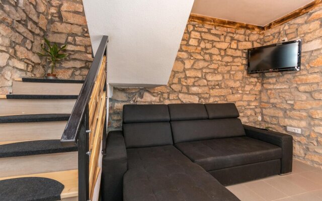 Amazing Home in Donje Rastane With 3 Bedrooms, Wifi and Outdoor Swimming Pool