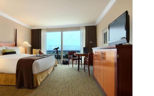 Fairmont Vancouver Airport In-Terminal Hotel
