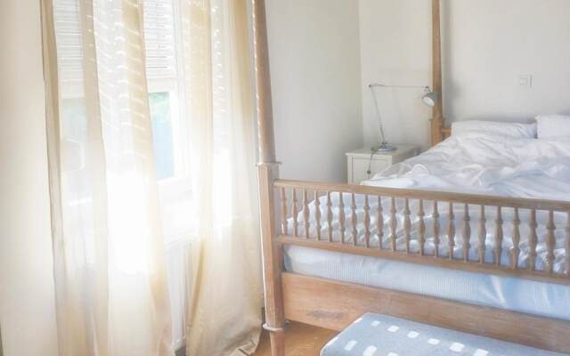 Embassy Row BnB