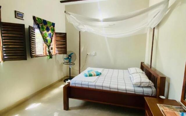 Bush House Nungwi