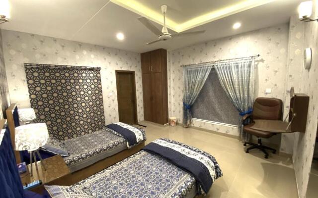 Majestic 2 Bedroom CONDO 1 Minute from GIGA Mall.