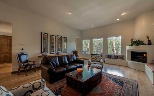 Eagles Rest - Four Bedroom Cabin