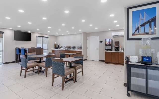 Comfort Inn & Suites