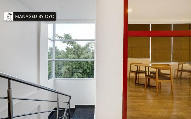 Super Oyo Townhouse Oak Spruce Hotels A2 Indiranagar