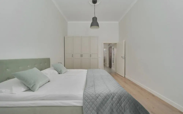 Stylish Apartment in Wrocław by Renters