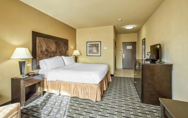 Holiday Inn Express Suites Beeville by IHG