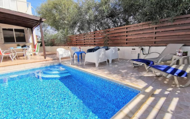 Sobella Villa - 3 Bedroom Villa With 10 x 4 Pool